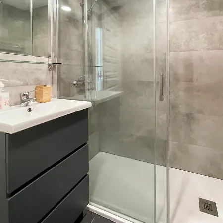 Oasis-real-apartment Beautiful Modern With Pool And Near The