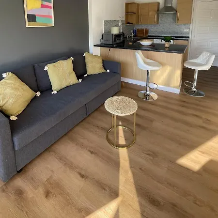 Oasis-real-apartment Beautiful Modern With Pool And Near The Apartment